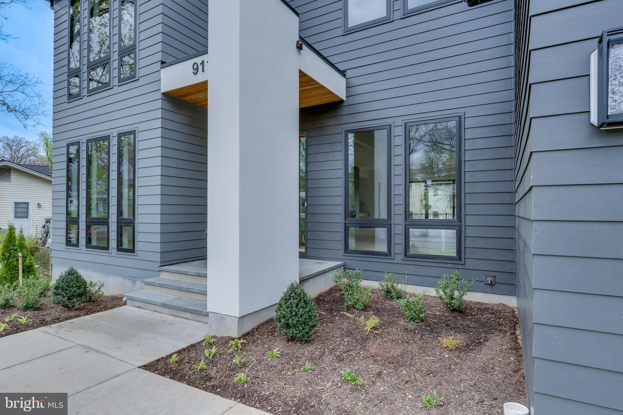 911 Myers Cir SW
