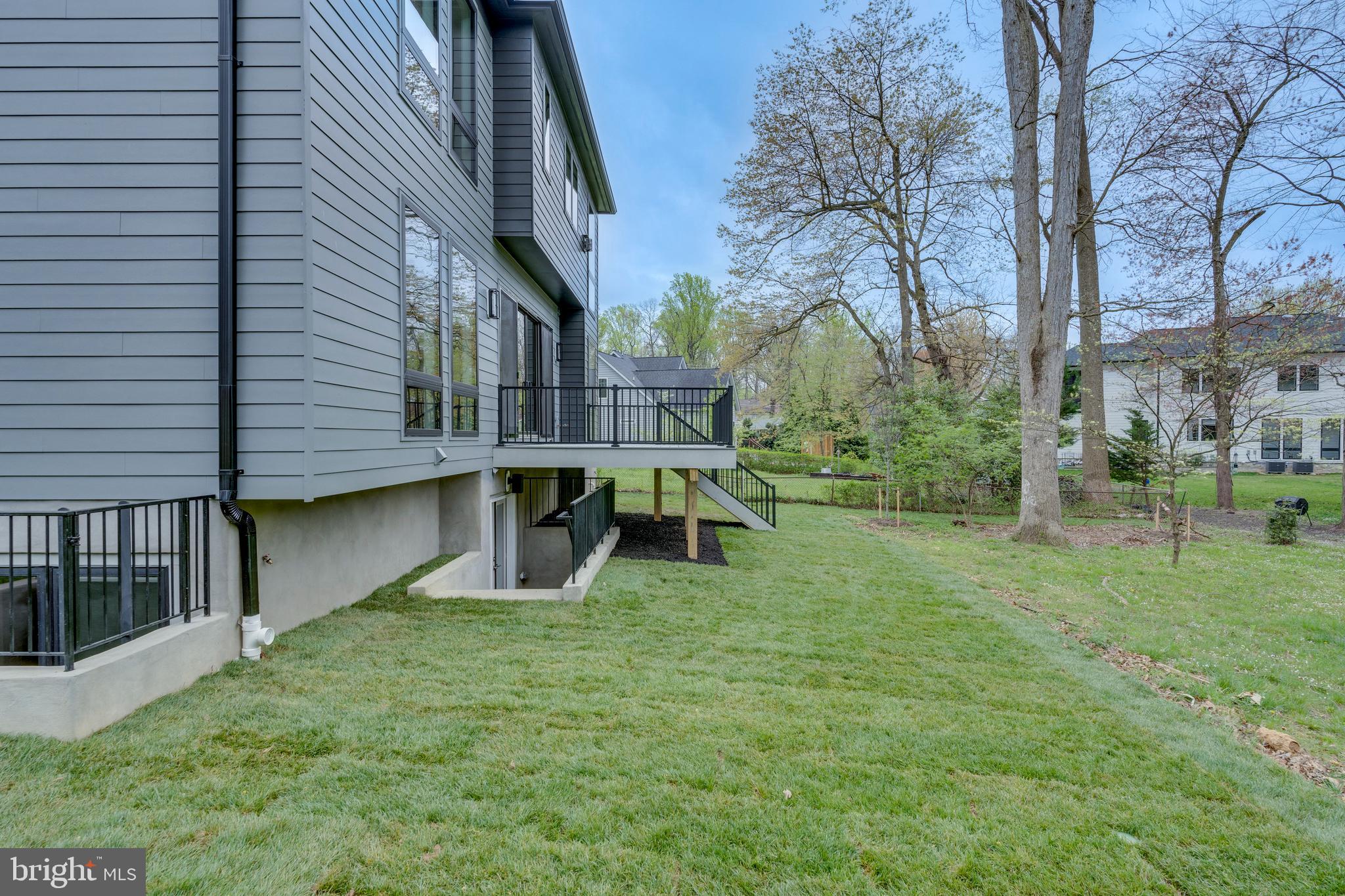 911 Myers Cir SW