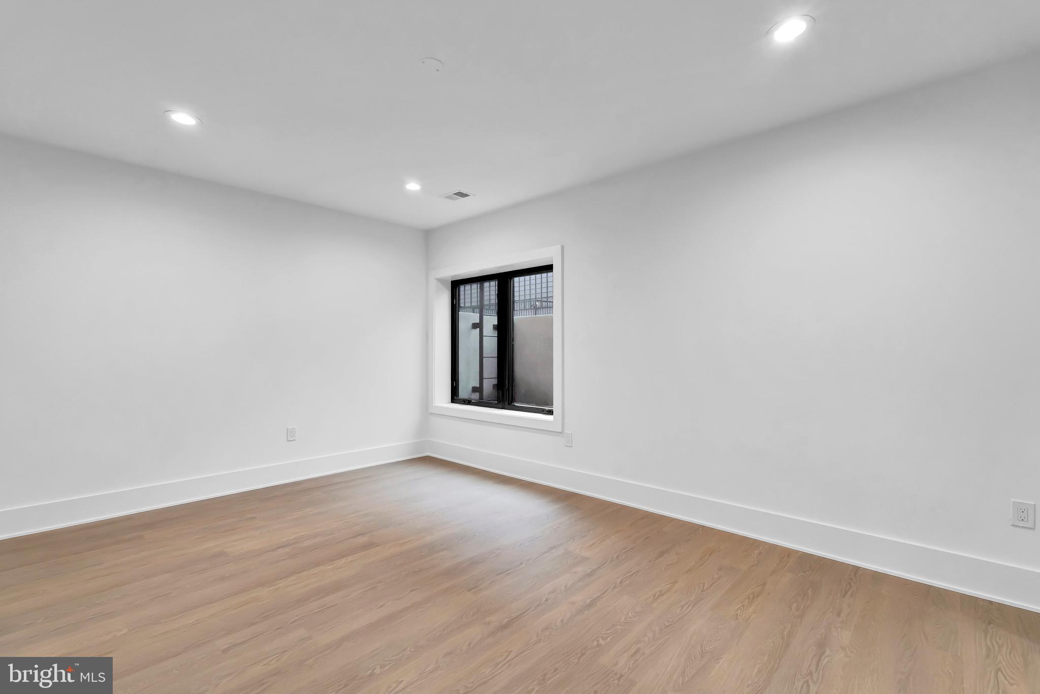911 Myers Cir SW