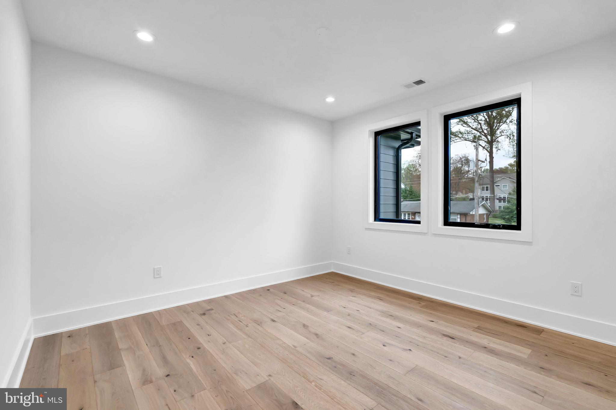 911 Myers Cir SW