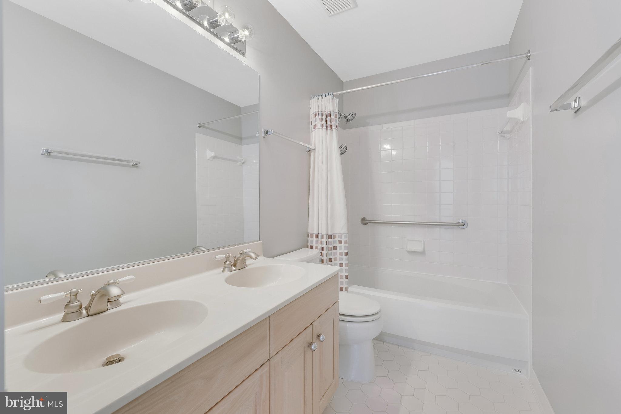 2903 Langholm Pl