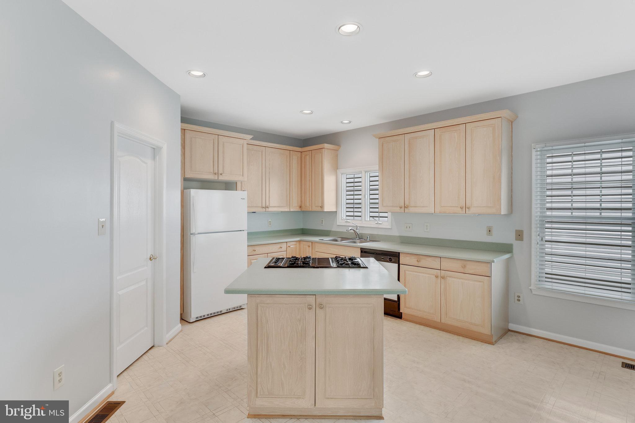 2903 Langholm Pl