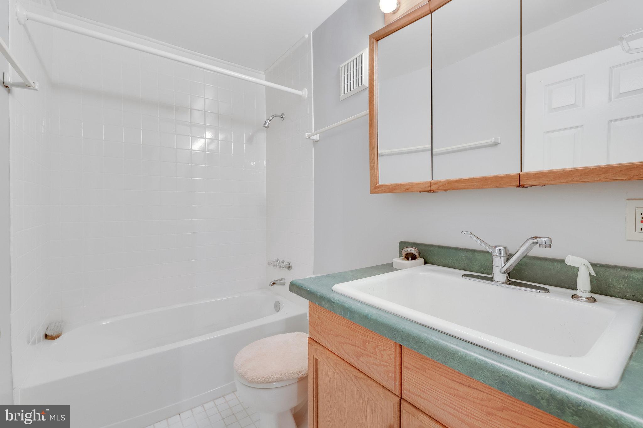 2903 Langholm Pl