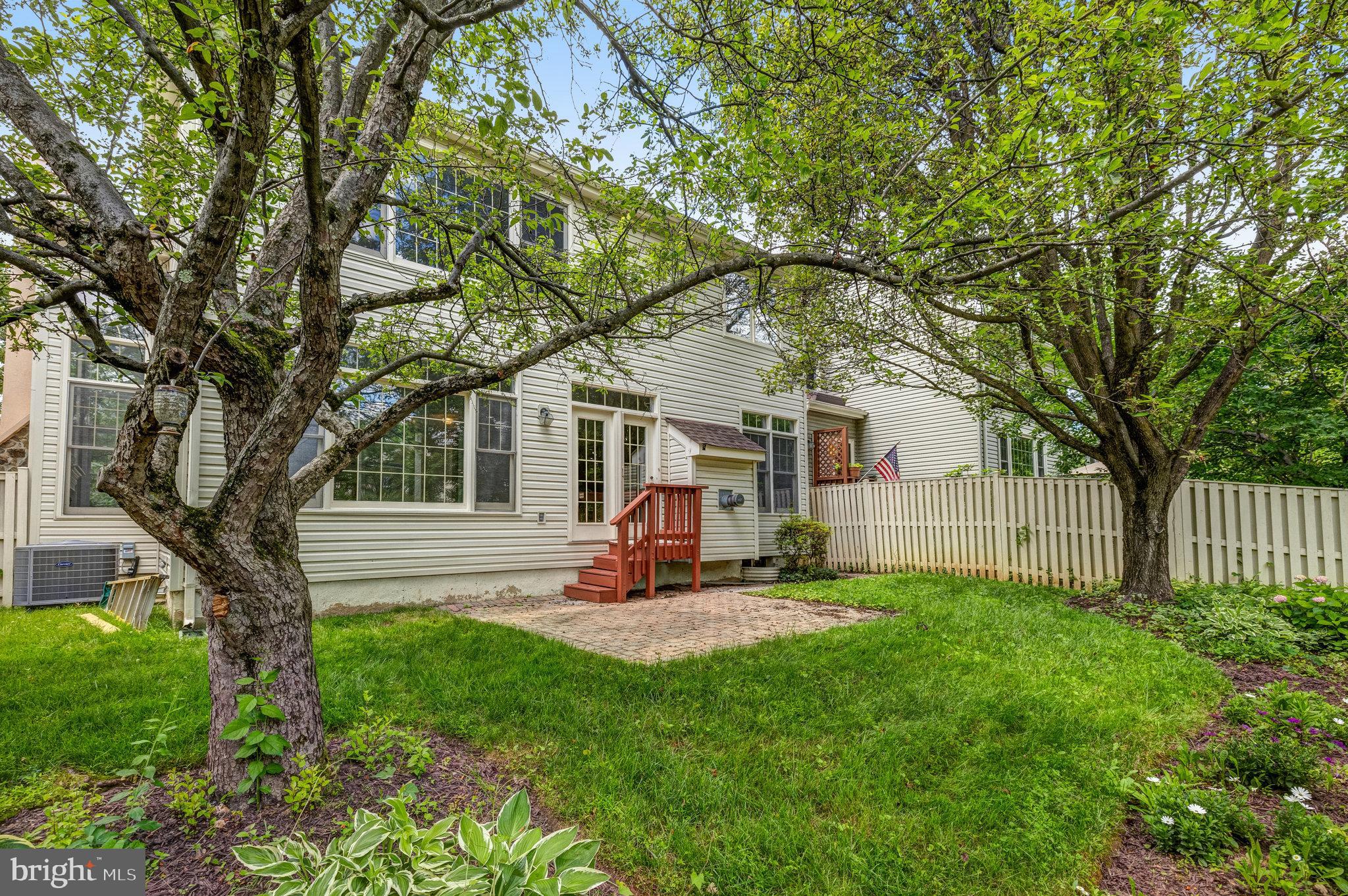 2903 Langholm Pl