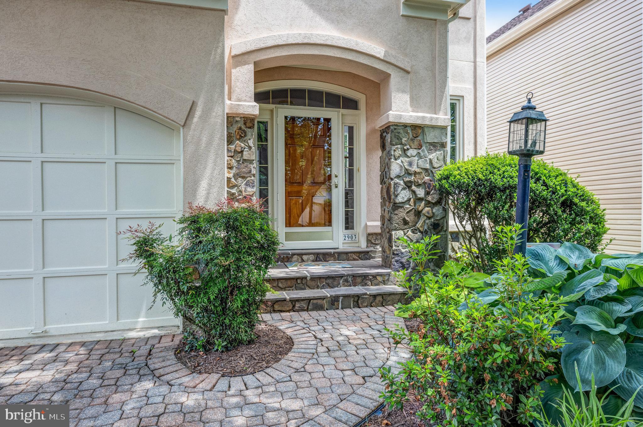 2903 Langholm Pl