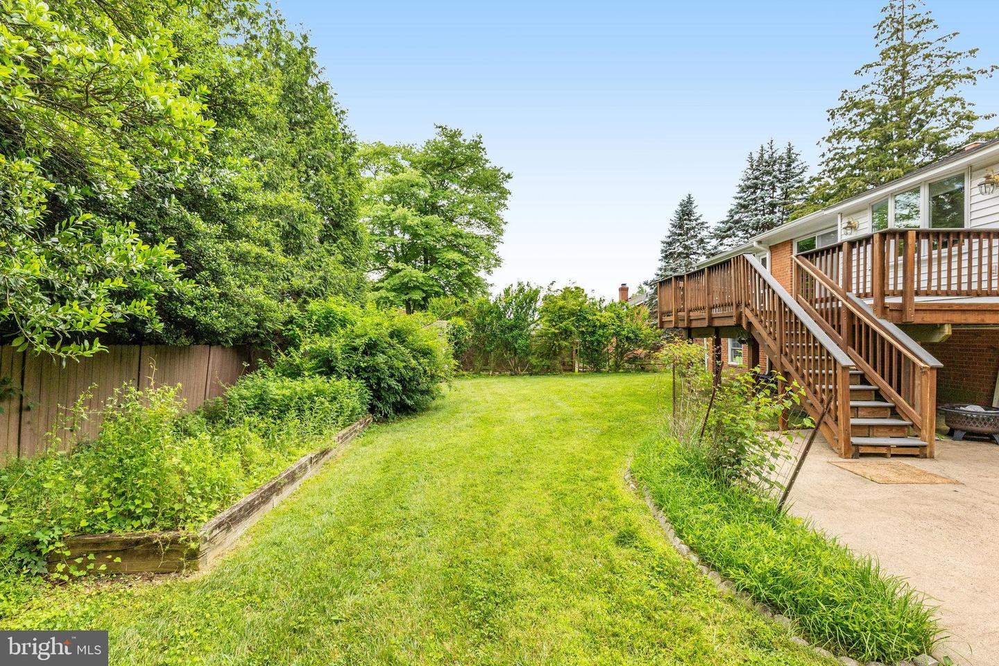 1023 WESTBRIAR DR NE