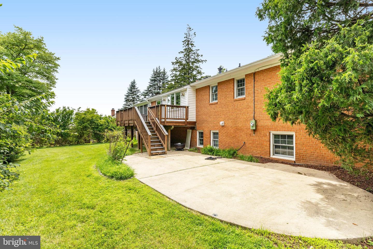 1023 WESTBRIAR DR NE