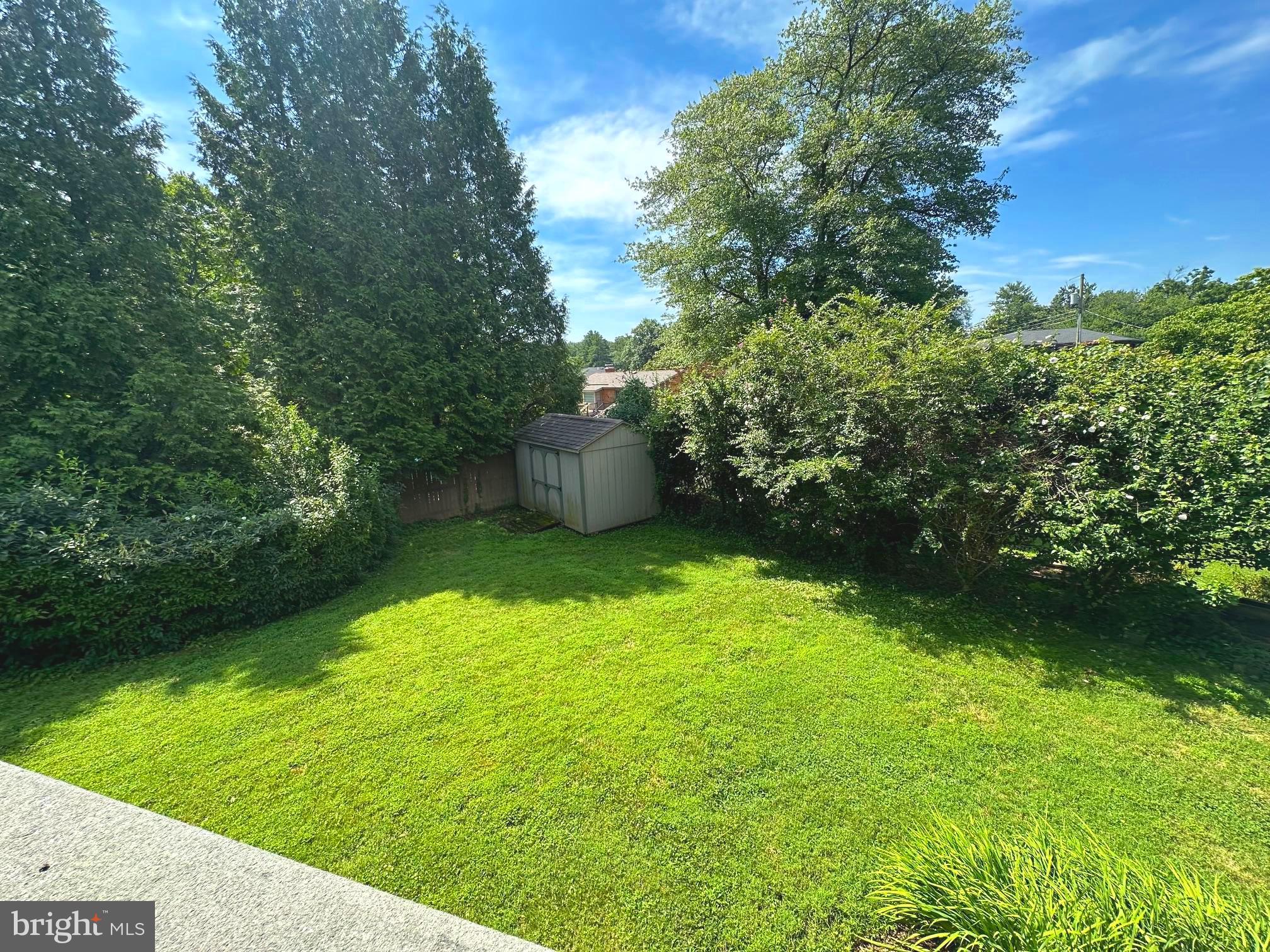 1023 WESTBRIAR DR NE