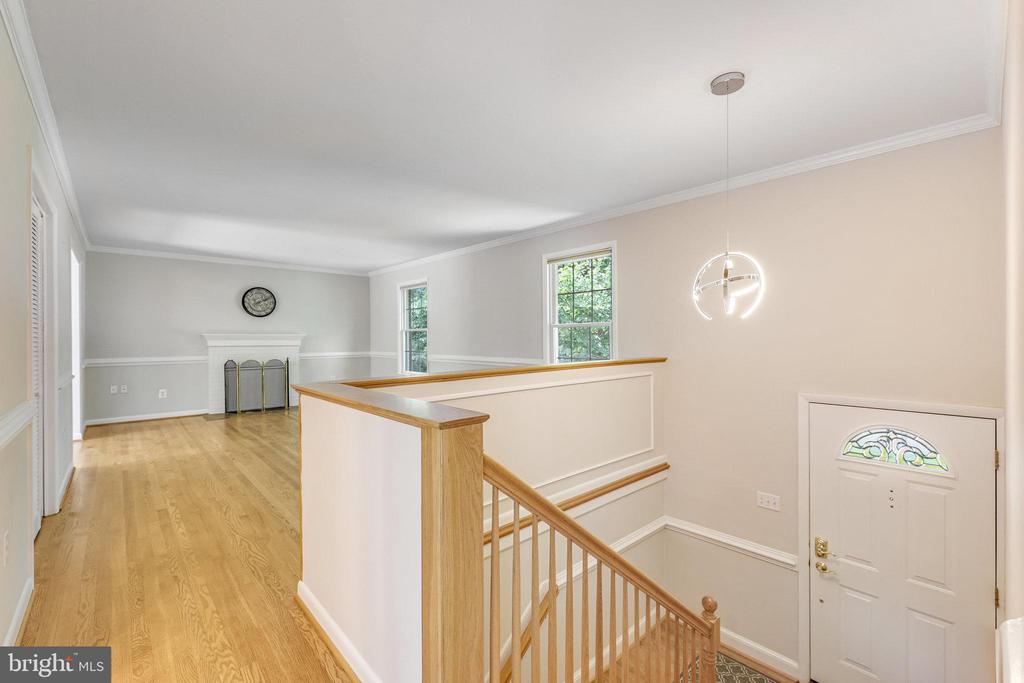 1023 WESTBRIAR DR NE