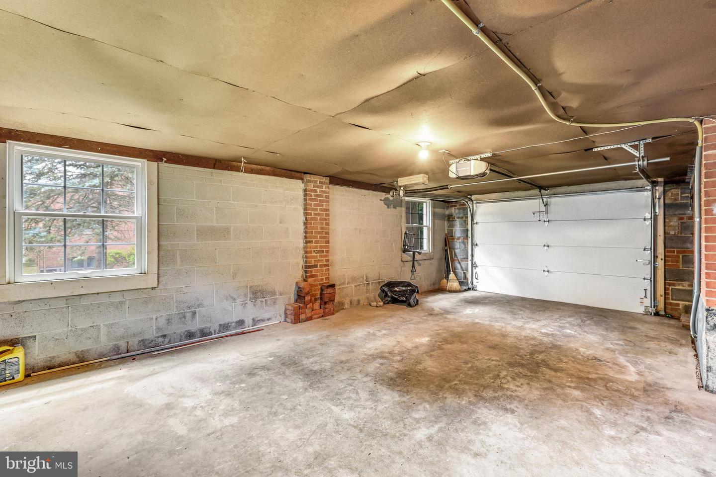 1023 WESTBRIAR DR NE
