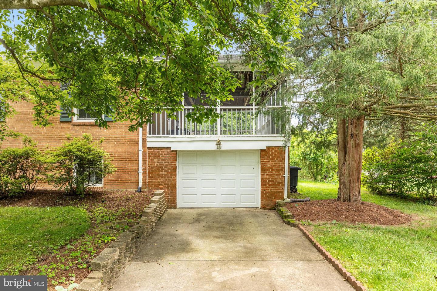 1023 WESTBRIAR DR NE