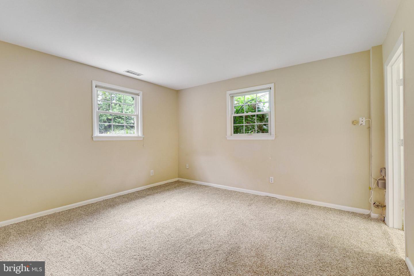1023 WESTBRIAR DR NE