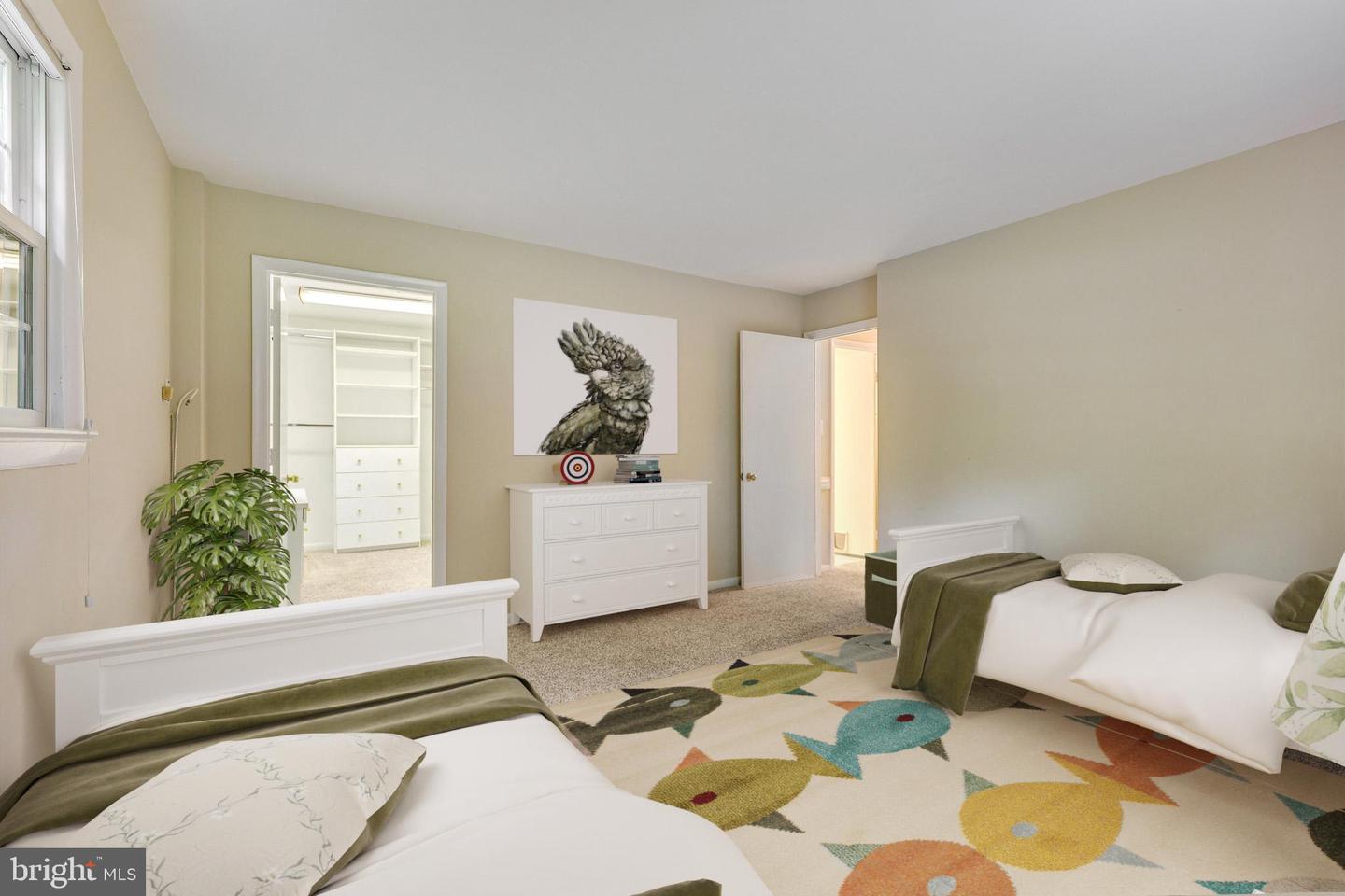 1023 WESTBRIAR DR NE