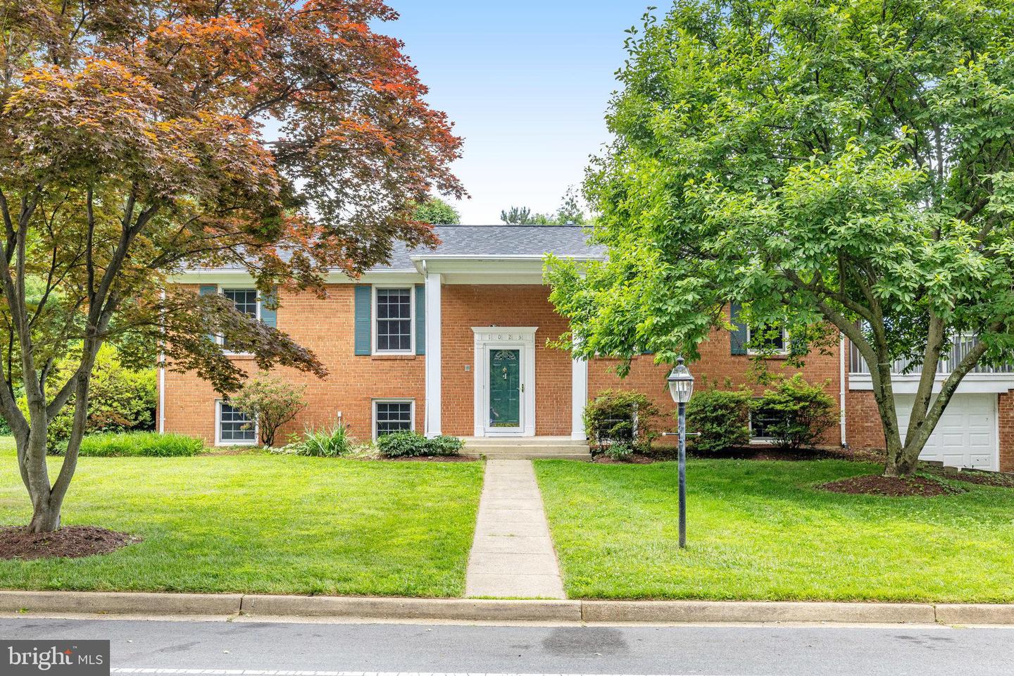 1023 WESTBRIAR DR NE