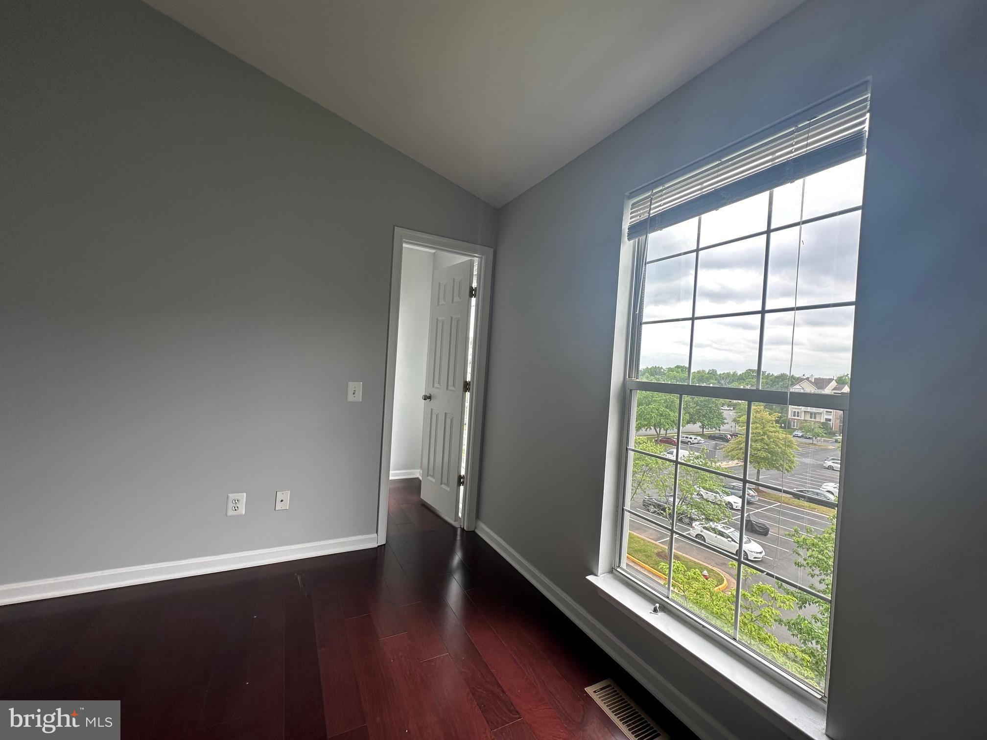 21787 Baldwin Sq #301