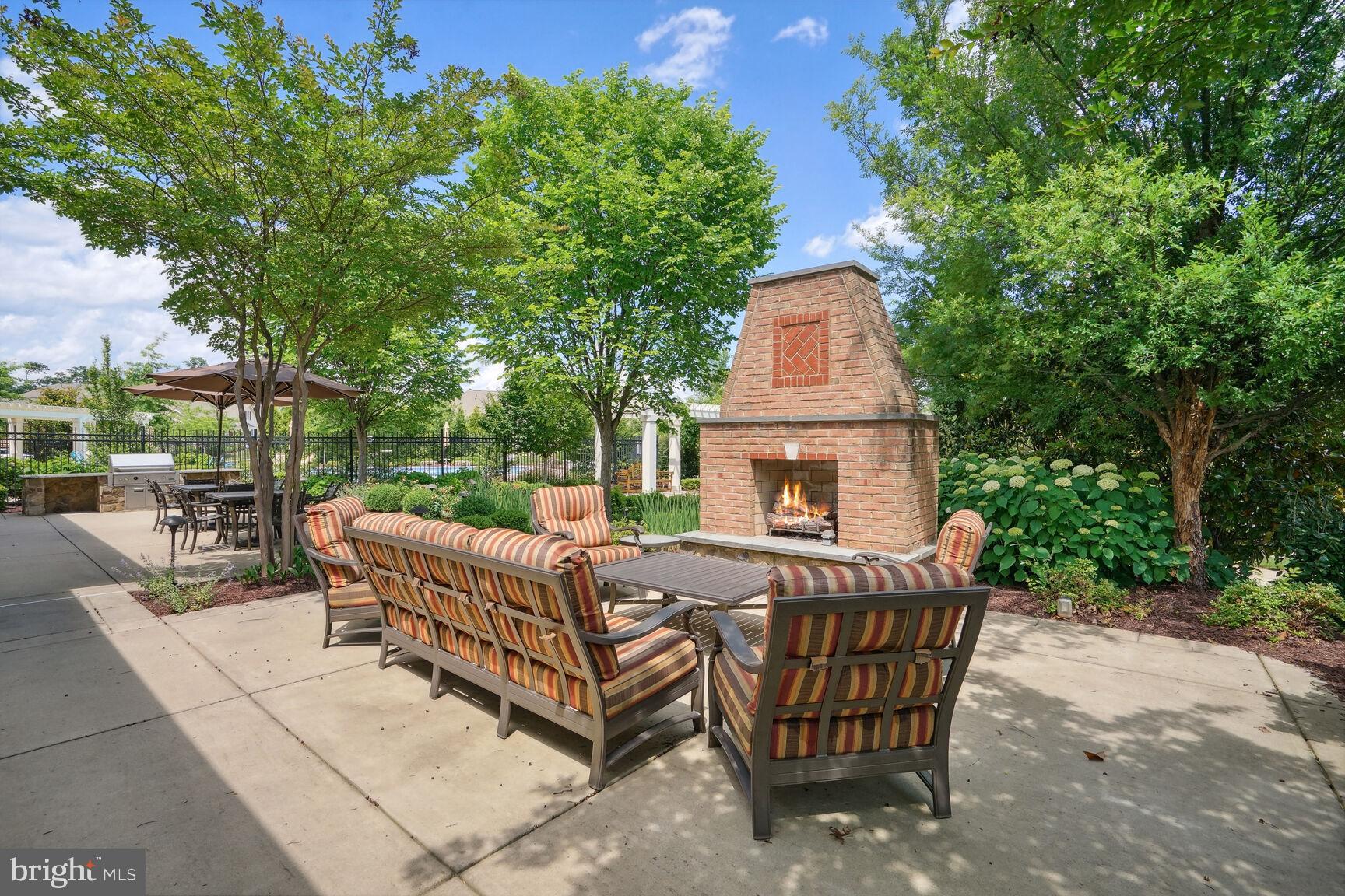 21007 Rocky Knoll Sq #200