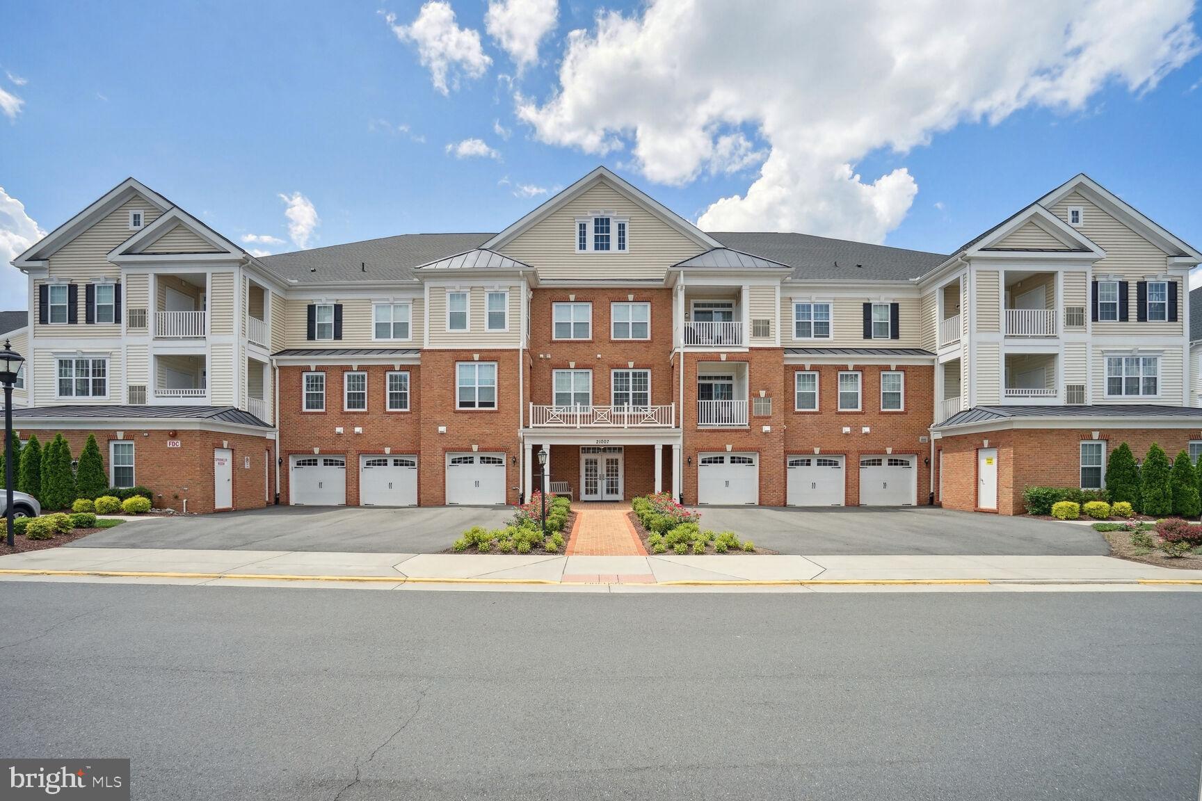 21007 Rocky Knoll Sq #200