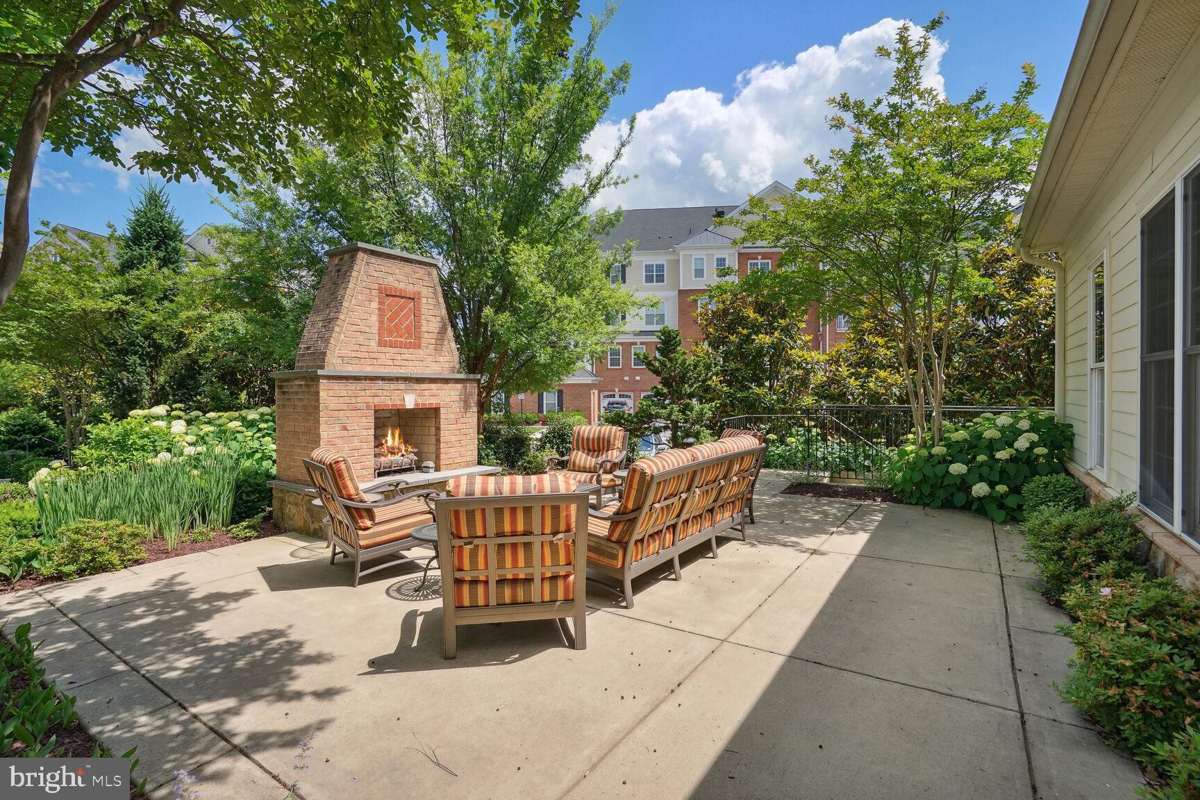 21007 Rocky Knoll Sq #200