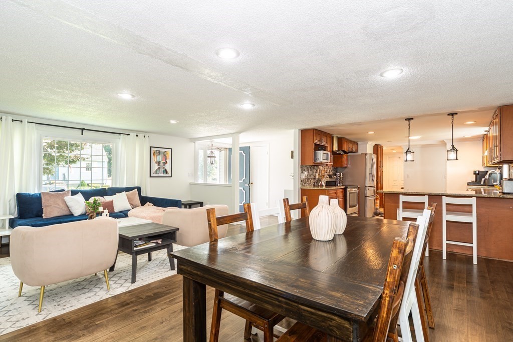 17 Lindsay Rd