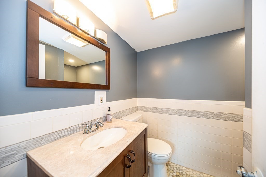17 Lindsay Rd