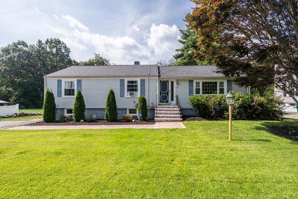 17 Lindsay Rd