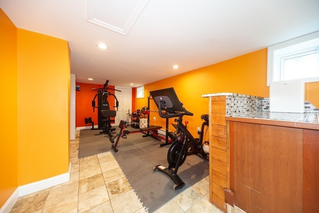 17 Lindsay Rd
