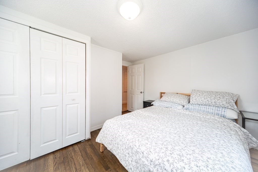 17 Lindsay Rd