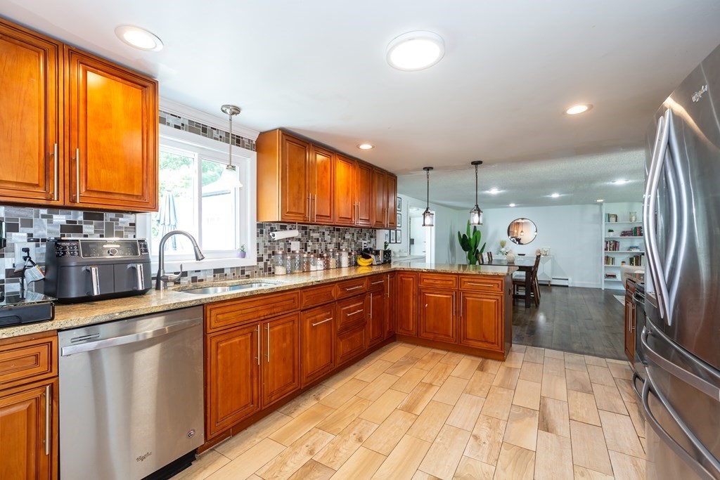 17 Lindsay Rd