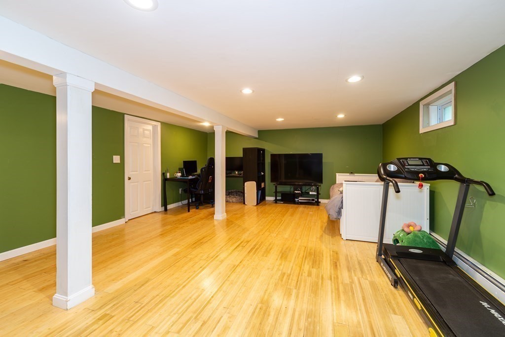 17 Lindsay Rd