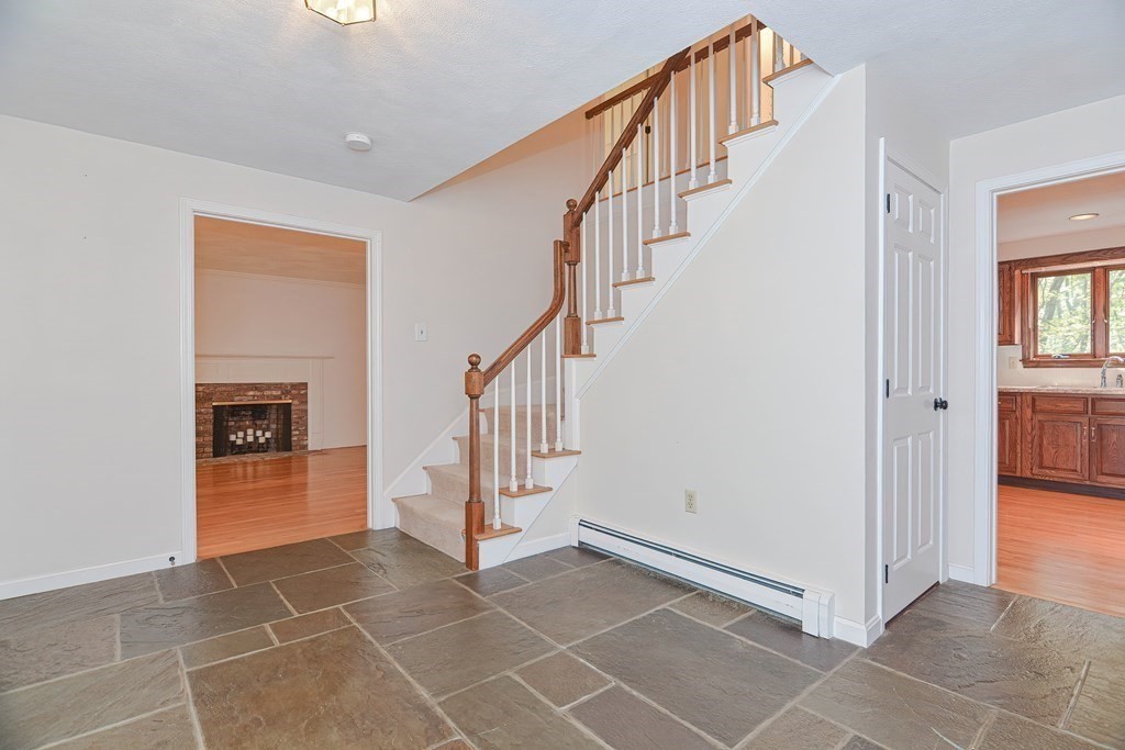 9 Juniper Ln