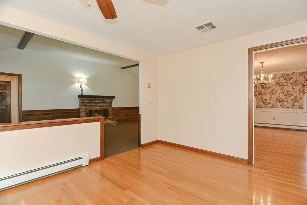 9 Juniper Ln