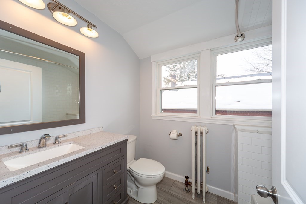 15 Essex St
