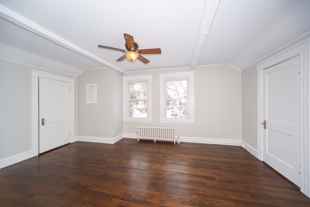 15 Essex St