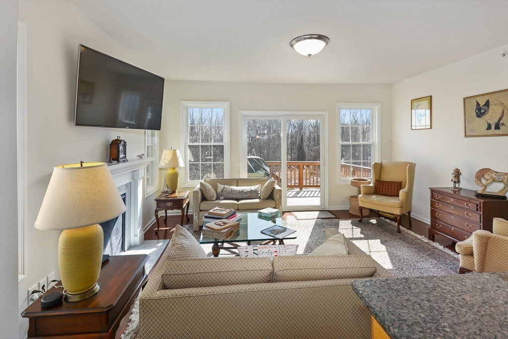9 Autumn Ridge Dr # 9