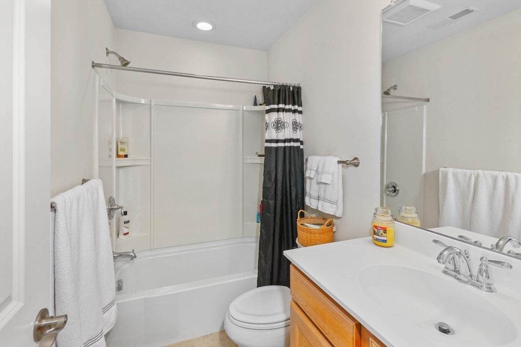 9 Autumn Ridge Dr # 9