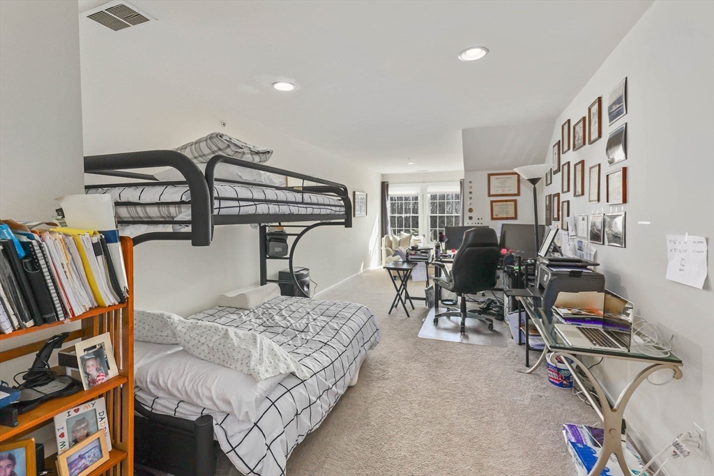 9 Autumn Ridge Dr # 9