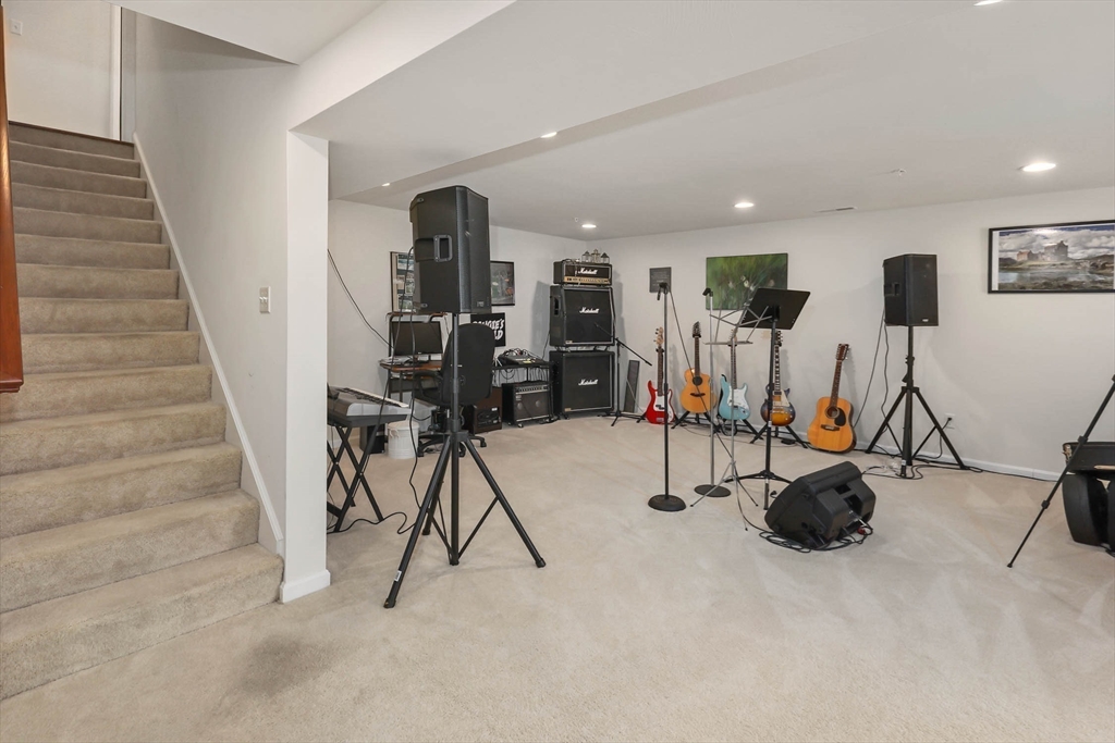 9 Autumn Ridge Dr # 9