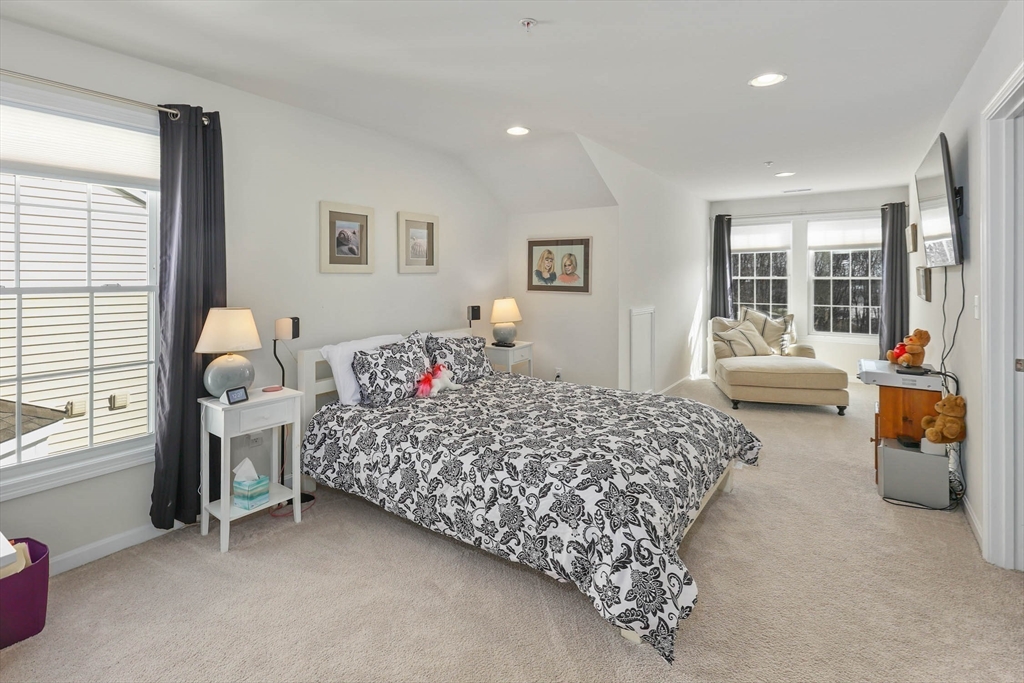 9 Autumn Ridge Dr # 9