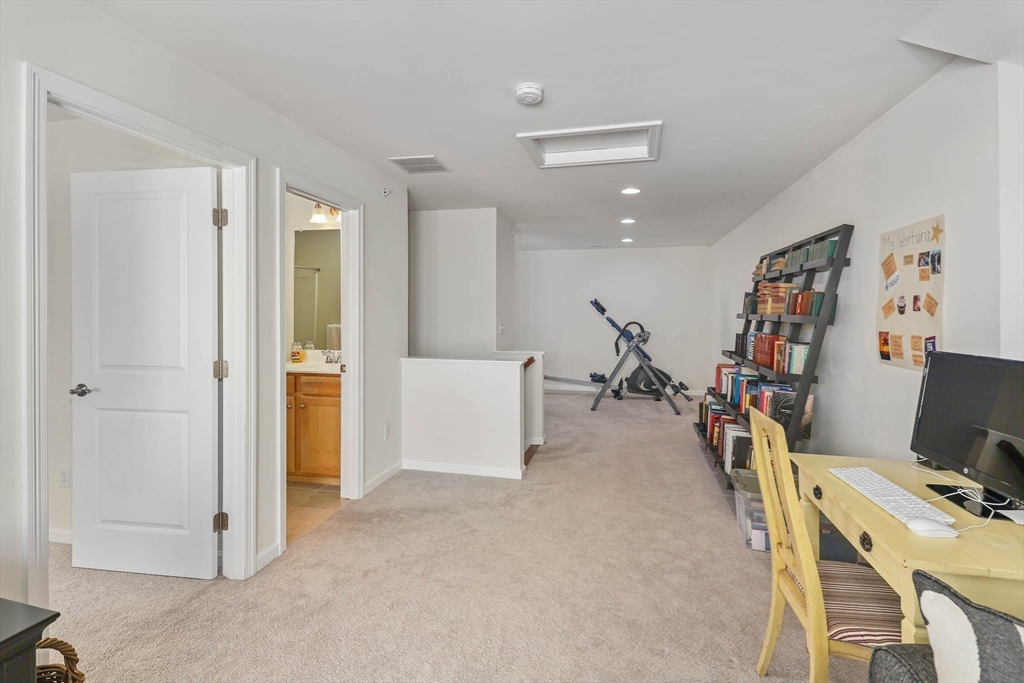9 Autumn Ridge Dr # 9