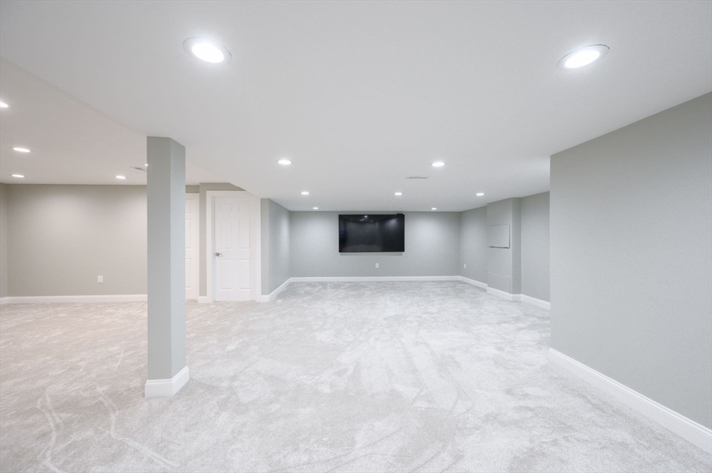 58 Woodworth Lane