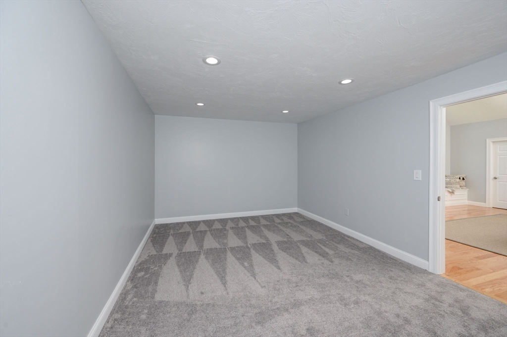 58 Woodworth Lane