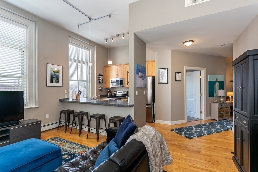 145 Glenwood St # 303