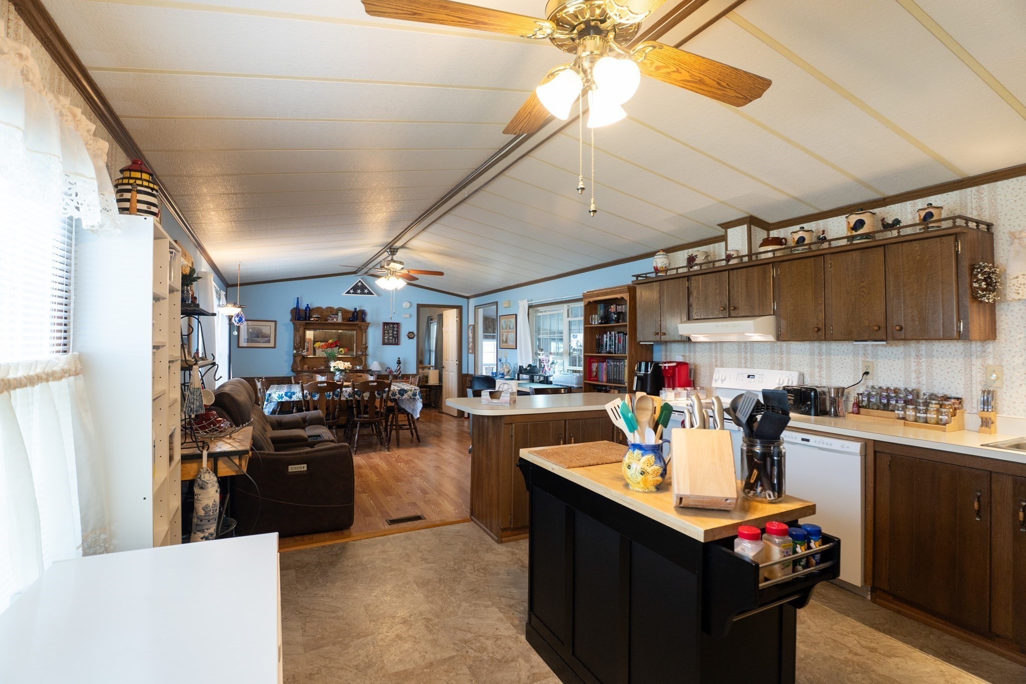 556 Central St # 73