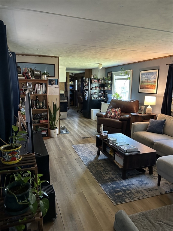 106 Mayflower Avenue