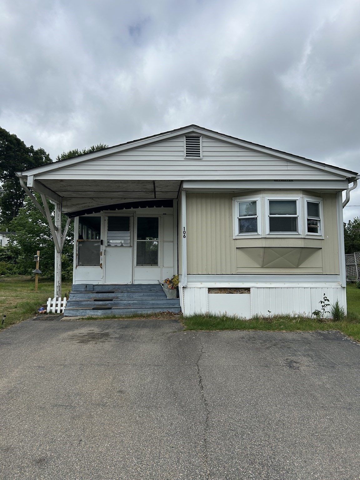 106 Mayflower Avenue