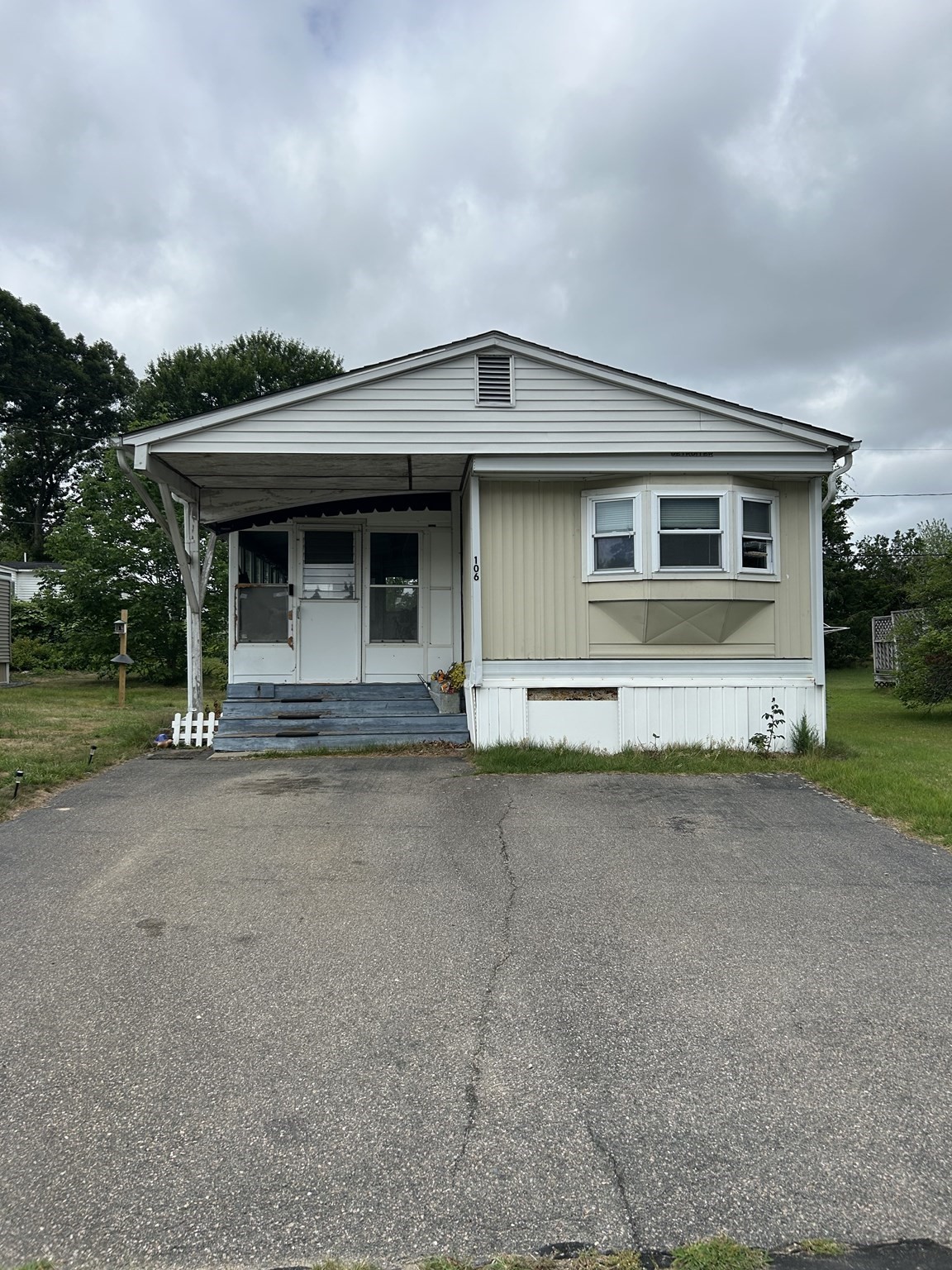 106 Mayflower Avenue