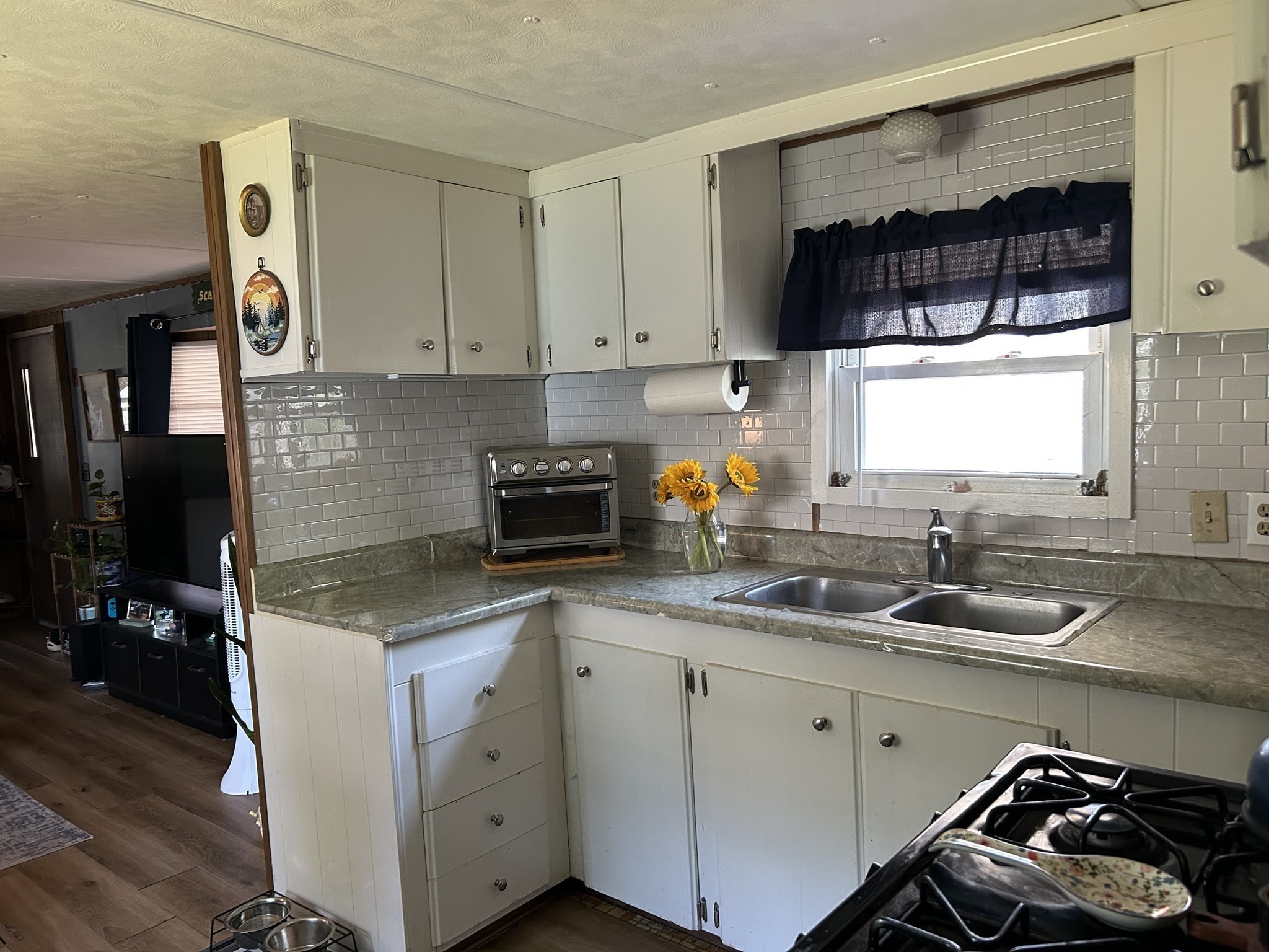 106 Mayflower Avenue