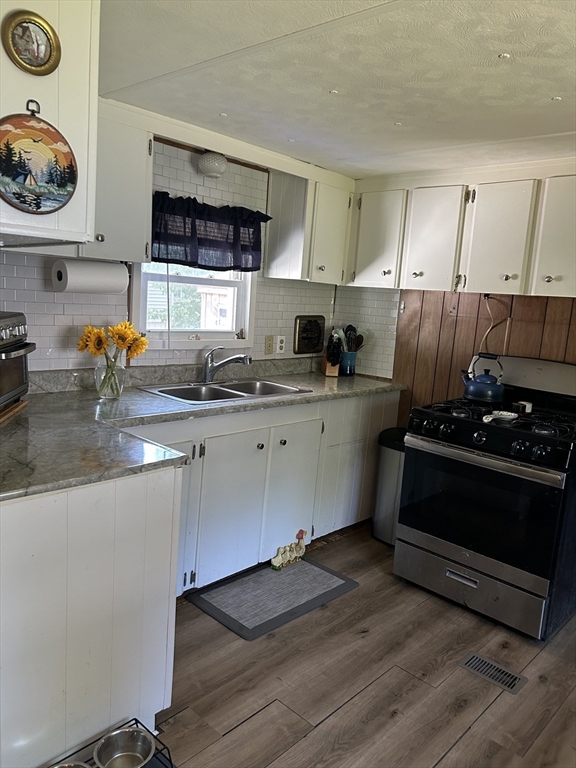 106 Mayflower Avenue