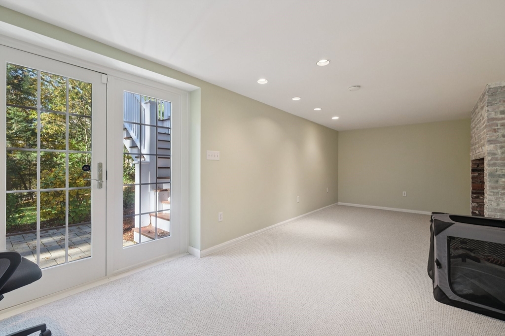39 Woodbury Rd, Southborough