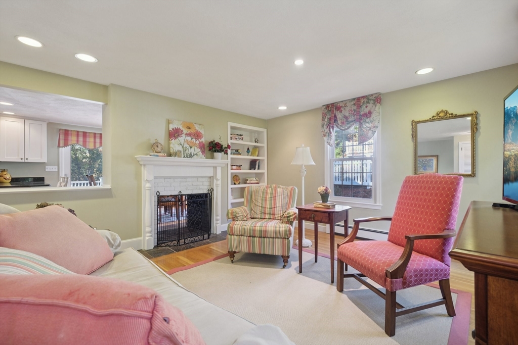 39 Woodbury Rd, Southborough